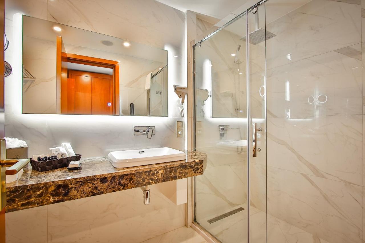 Hotel New 4*
