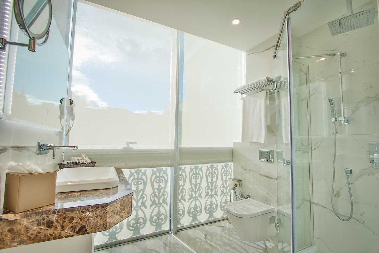 Hotel New 4*